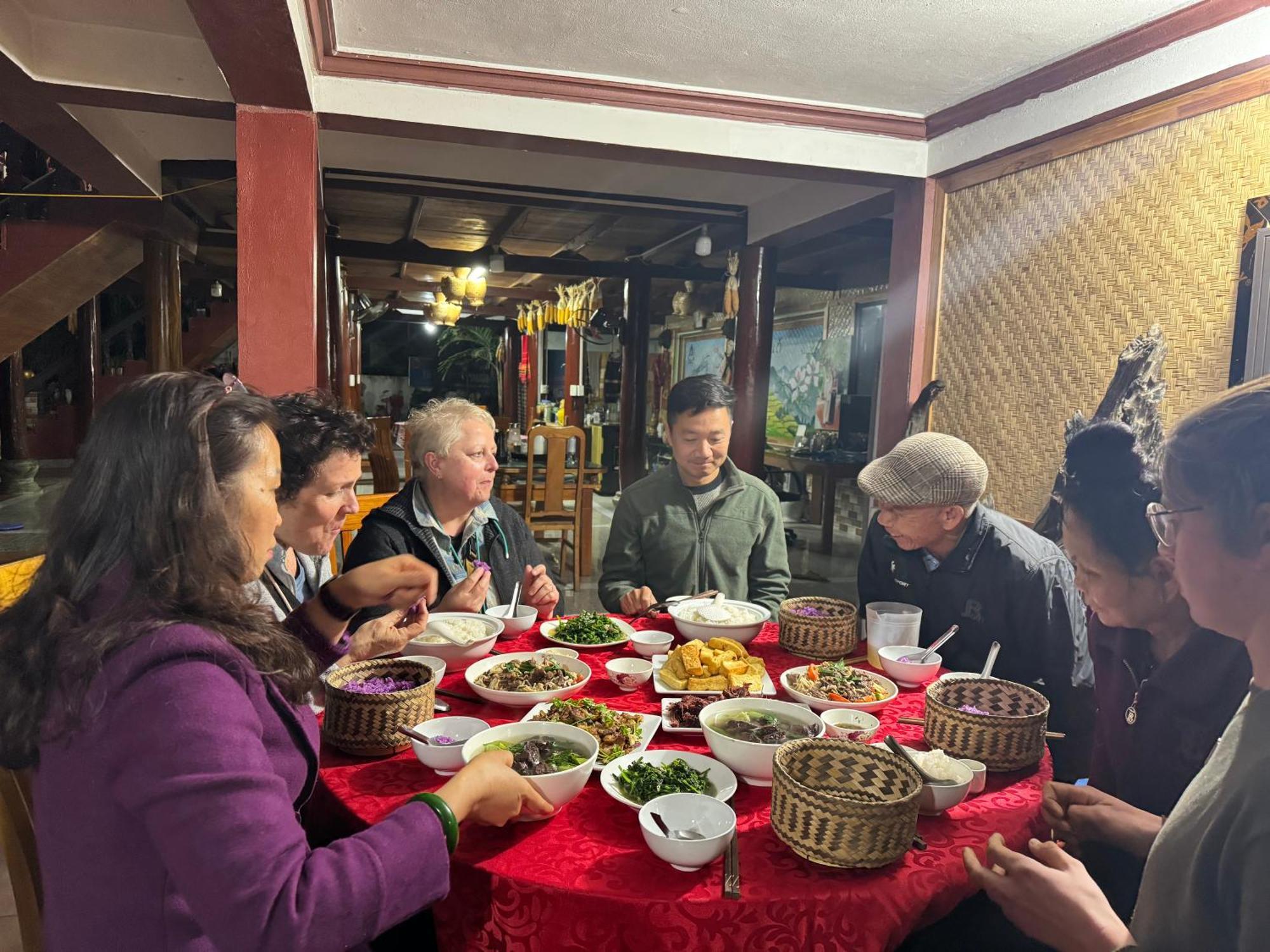 Minh Ngoc Homestay Dien Bien Phu Ban Hin Lom Eksteriør bilde