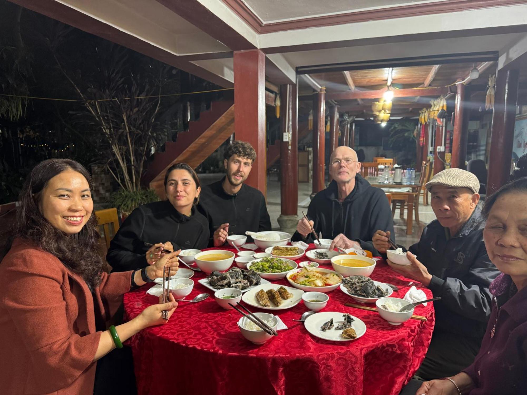 Minh Ngoc Homestay Dien Bien Phu Ban Hin Lom Eksteriør bilde